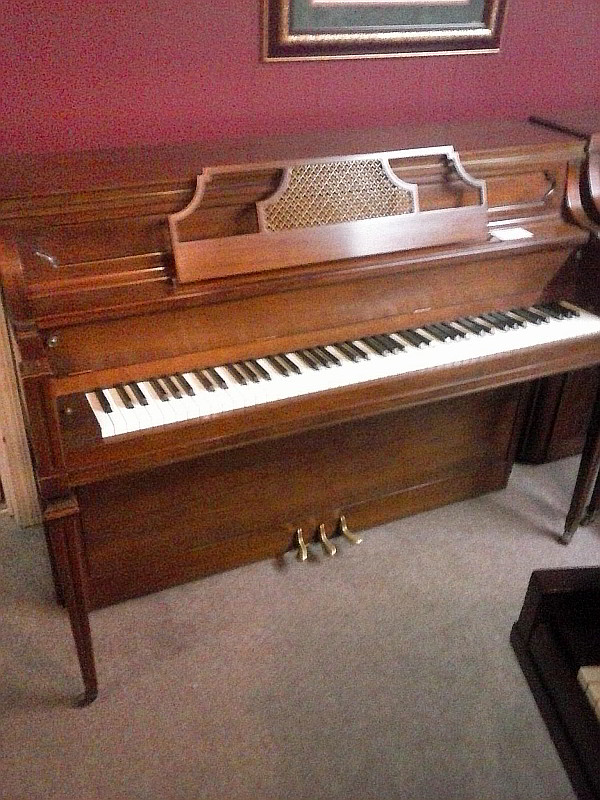 Yamaha Console Piano for Sale in Montgomery, AL